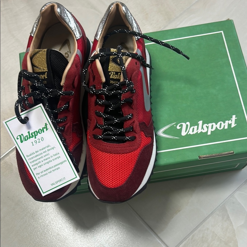 Red and Silver VALSPORT MAGIC Athletic Shoes ITALY size 7